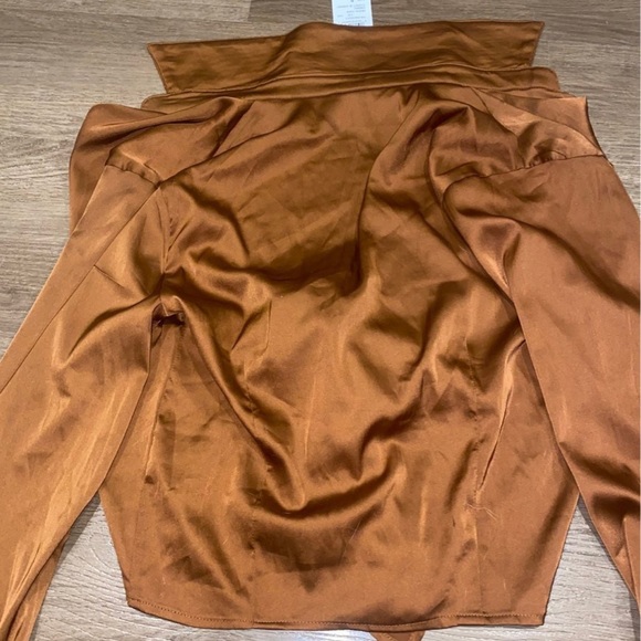 Tie front cropped top - Picture 7 of 7